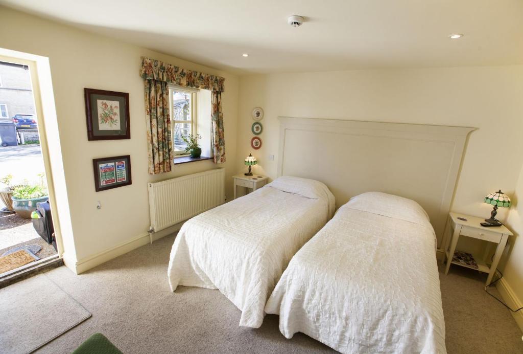 The Talbot Inn Cirencester Room photo